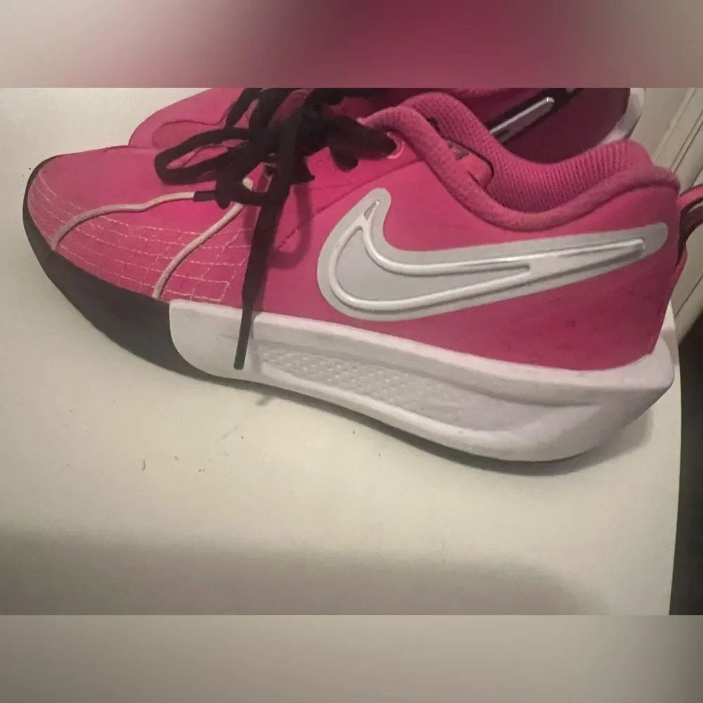 Nike G.T. Cut 3 Laser Fuchsia Kids Size 4 Youth FD7033-600